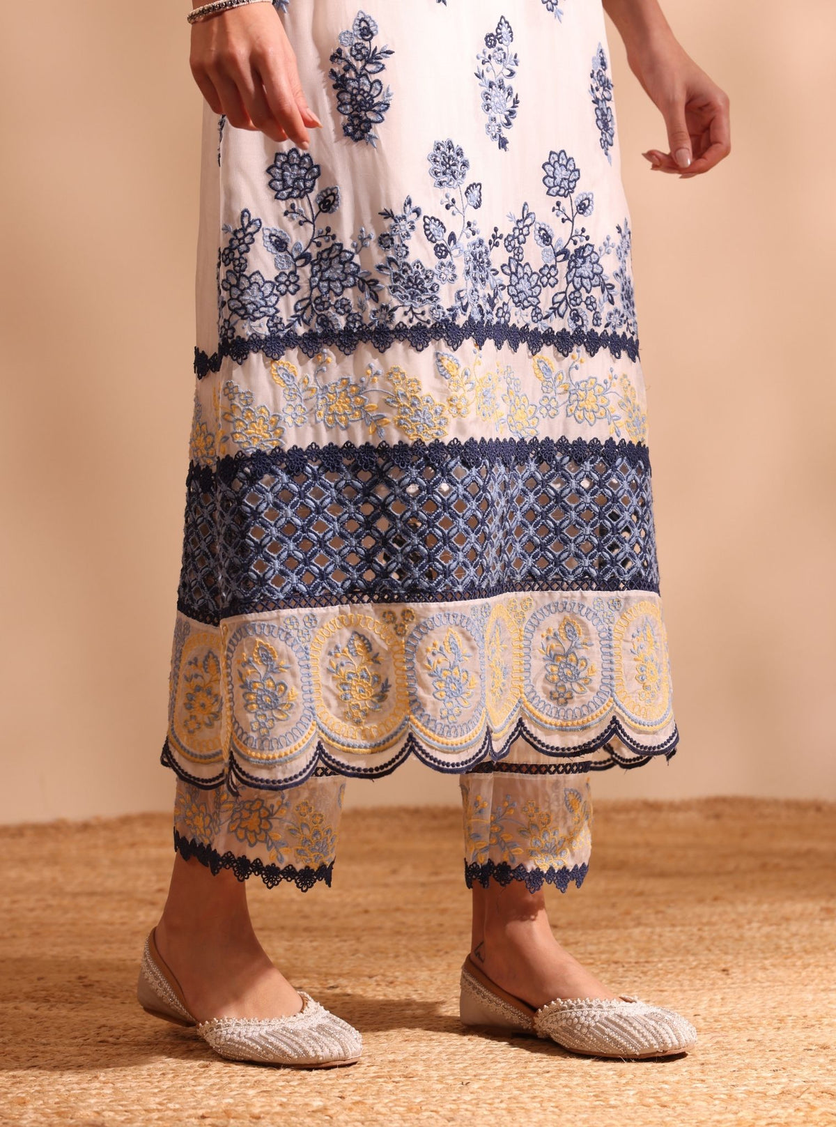 Mulmul Organza Printed Sadya White Dupatta main image 0