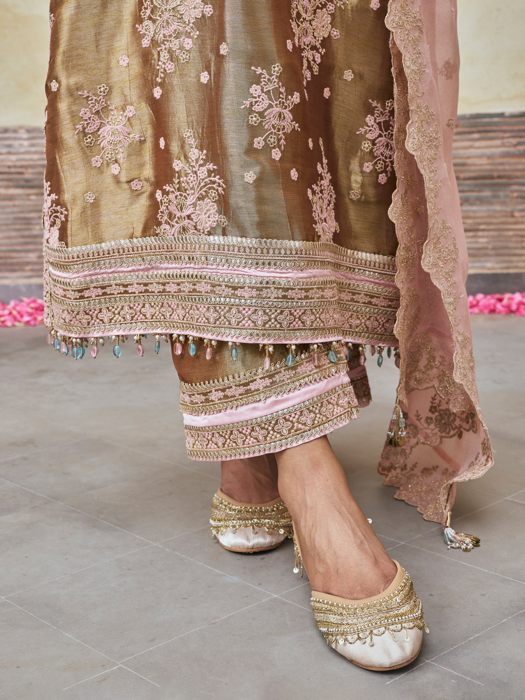 Dariya Bemberg Giraffe Brown Kurta Set