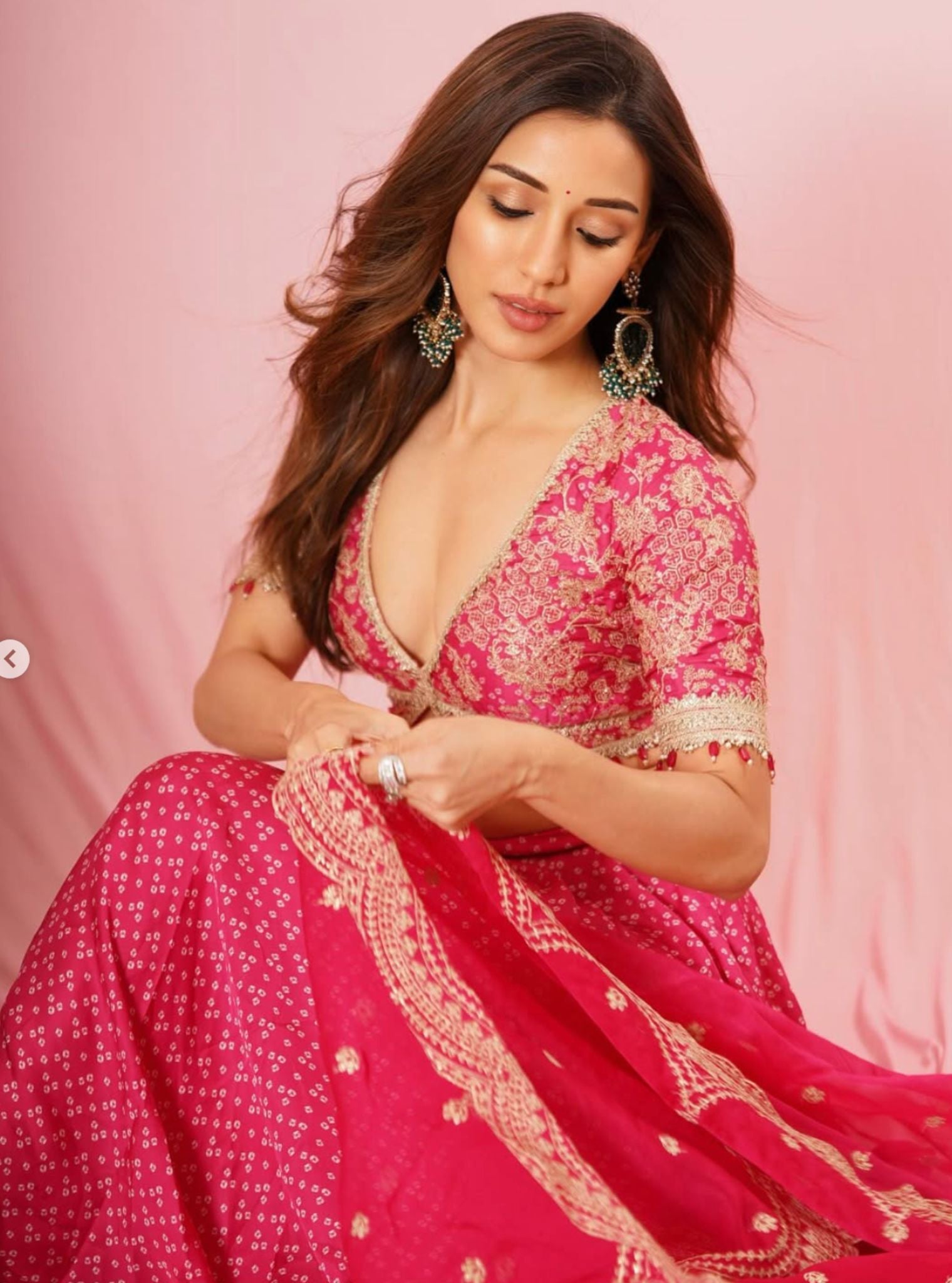 Kuni Cupro Satin Printed Fuschia Skirt Set