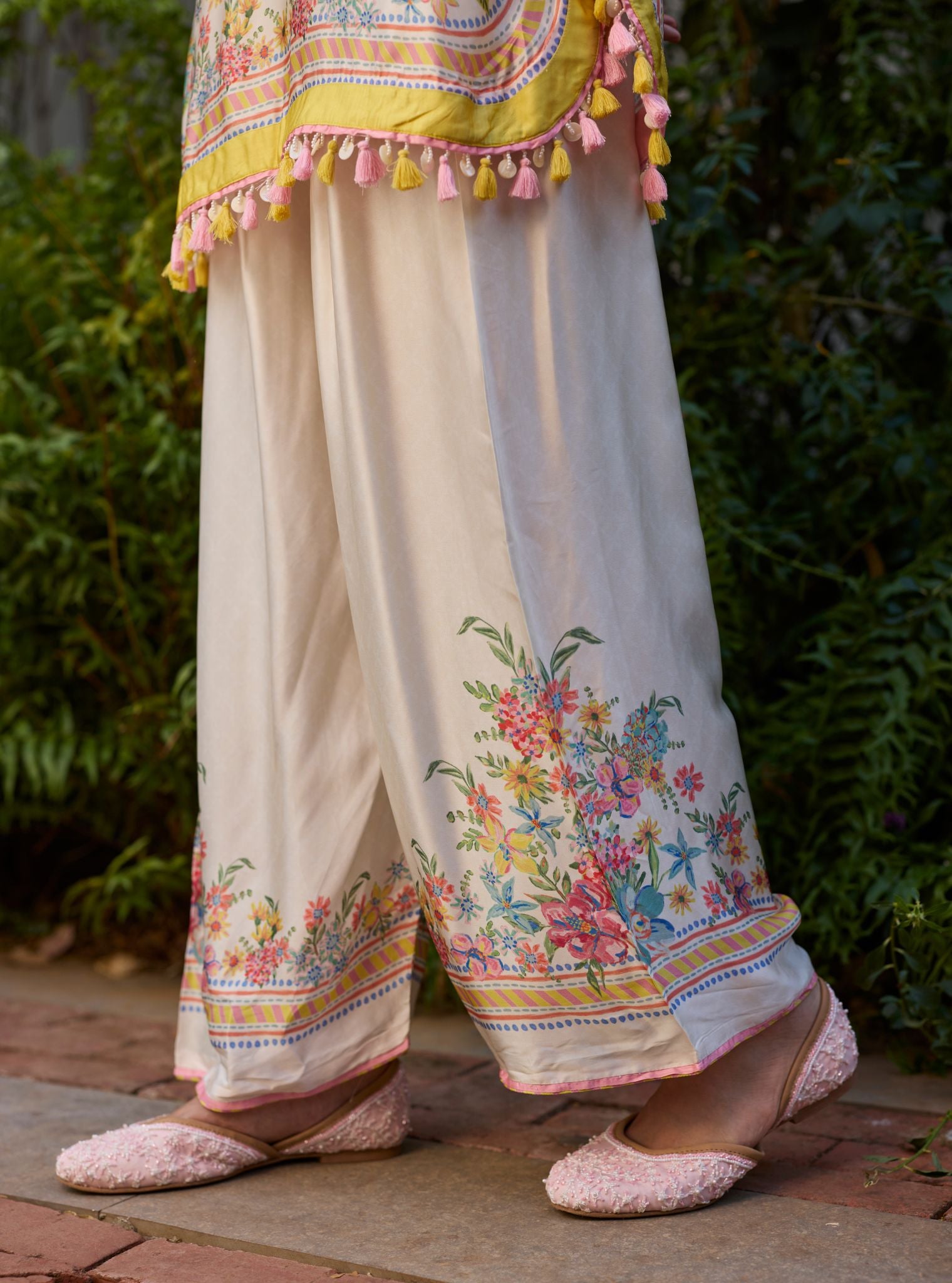 Zivae Cupro Satin Printed Off White Kurta Set