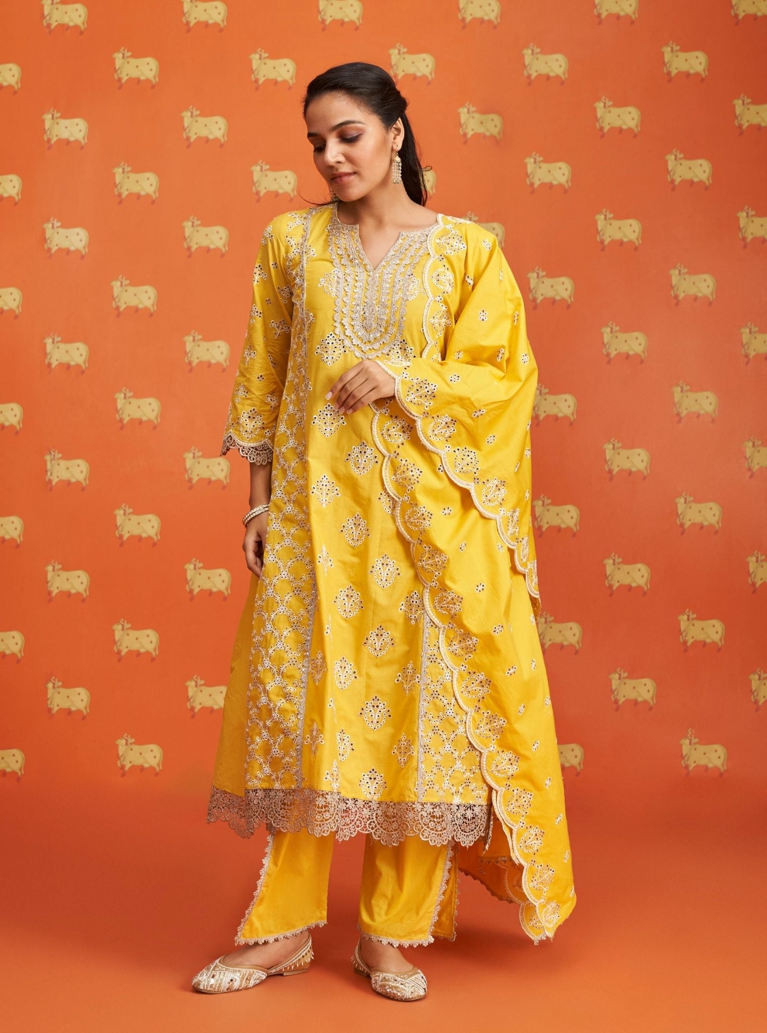 Mulmul Cotton Itsara Yellow Kurta With Mulmul Cotton Itsara Yellow Pant