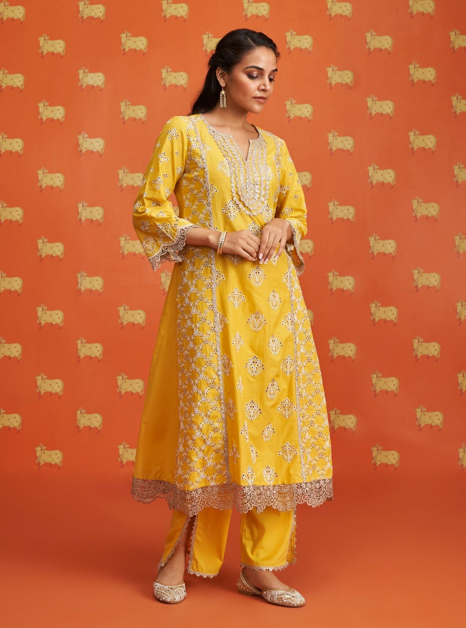 Mulmul Cotton Itsara Yellow Kurta With Mulmul Cotton Itsara Yellow Pant