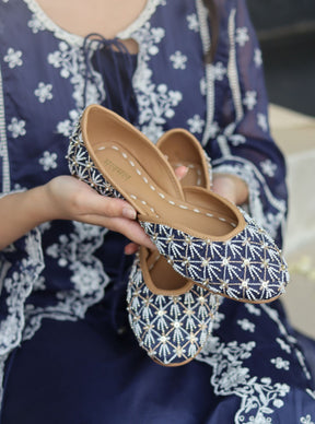 Komal White Vegan Jutti
