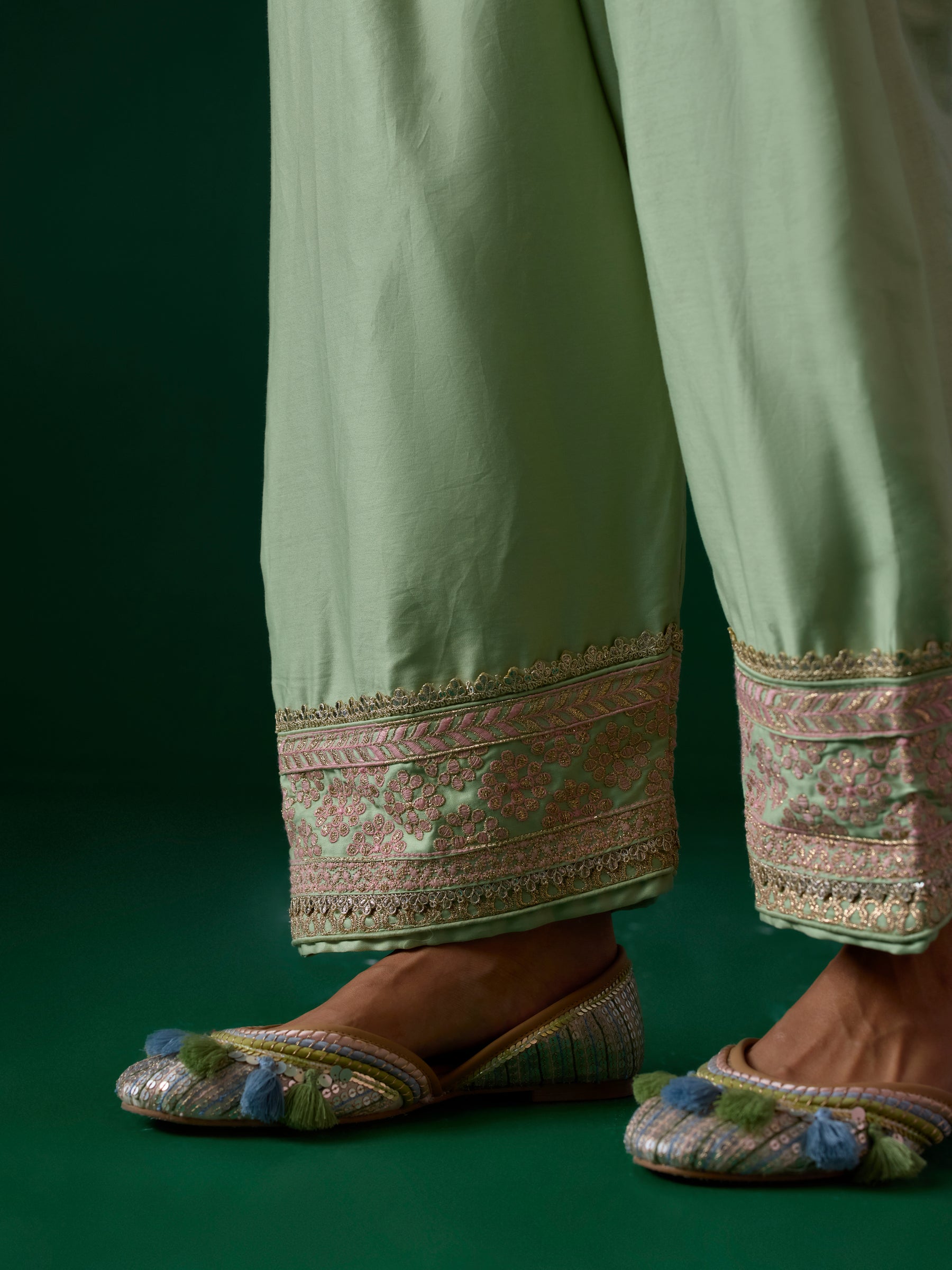 Arna Pima Satin Green Kurta Set