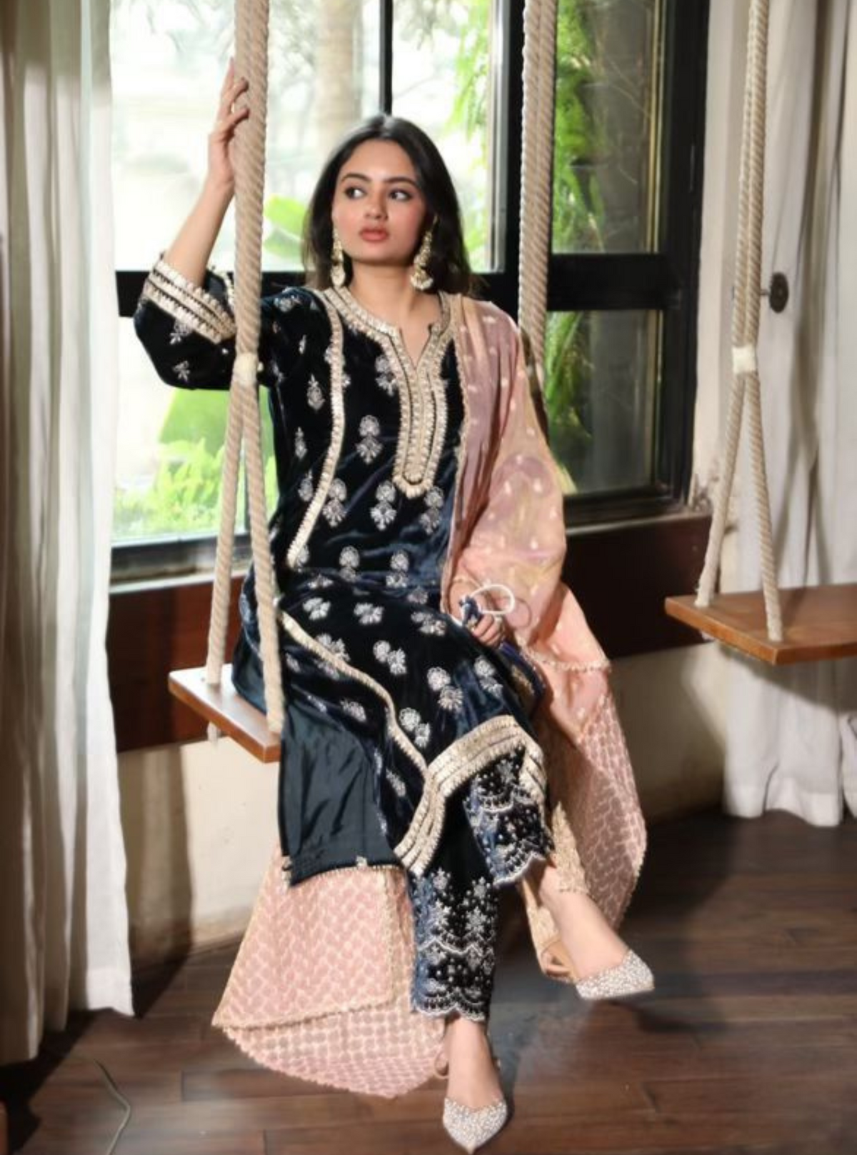 Kumani Velvet Navy Kurta Set