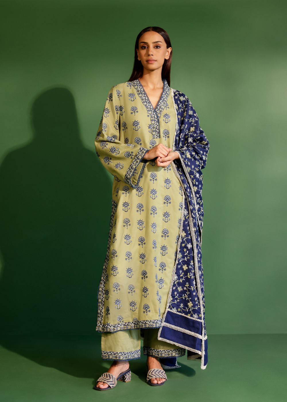 Mulmul Wool Harlow Green Kurta With Mulmul Wool Harlow Green Pant