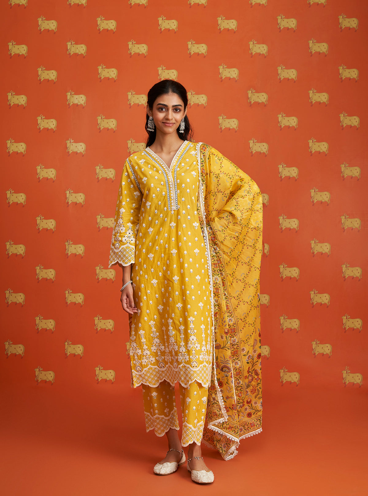 Yellow - Mulmalai Cotton Plain Dyed Straight Long Kurta 27
