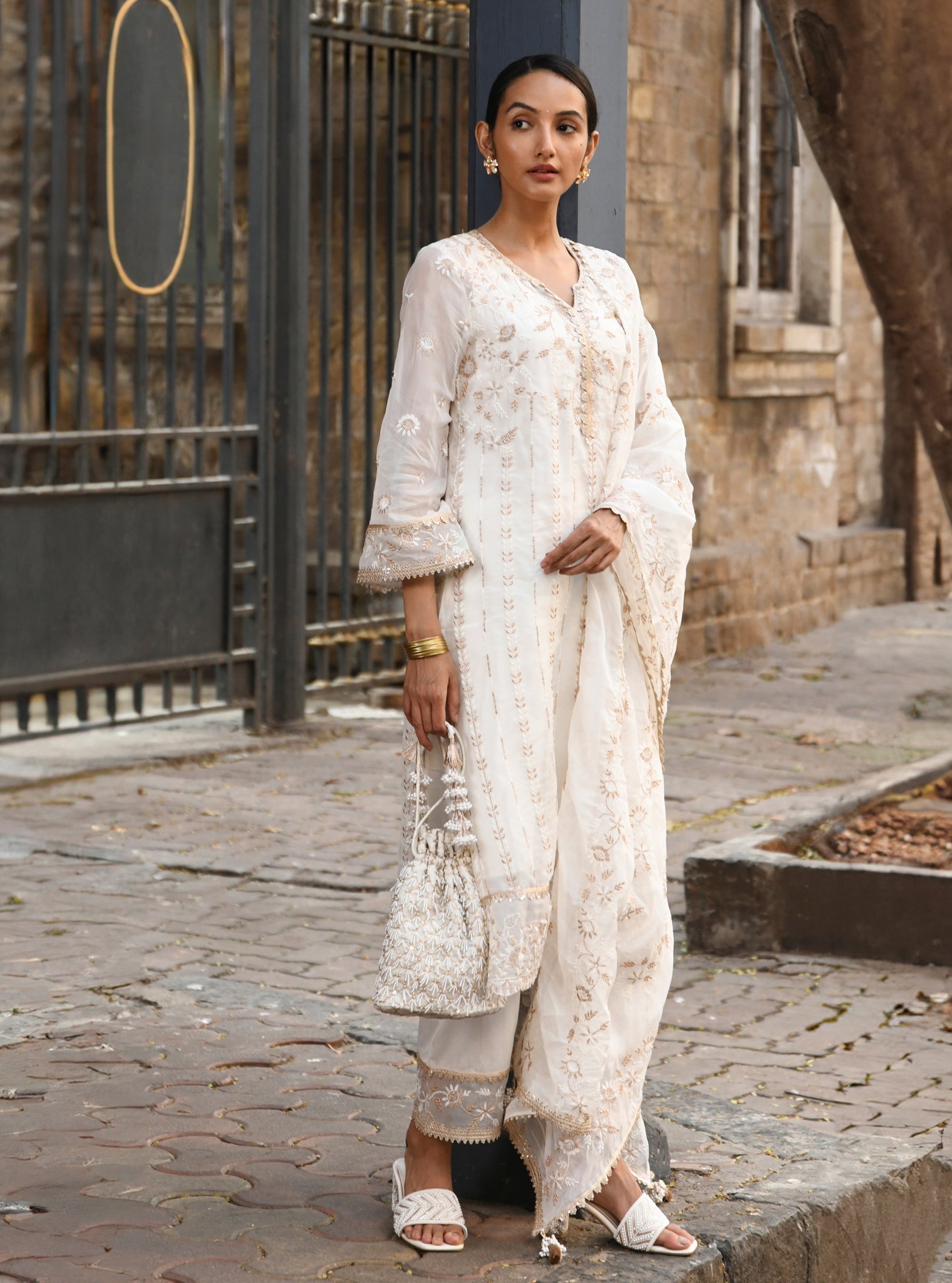 Mulmul Organza Amrapali Off White Kurta With Mulmul Pima Amrapali Off White Pant