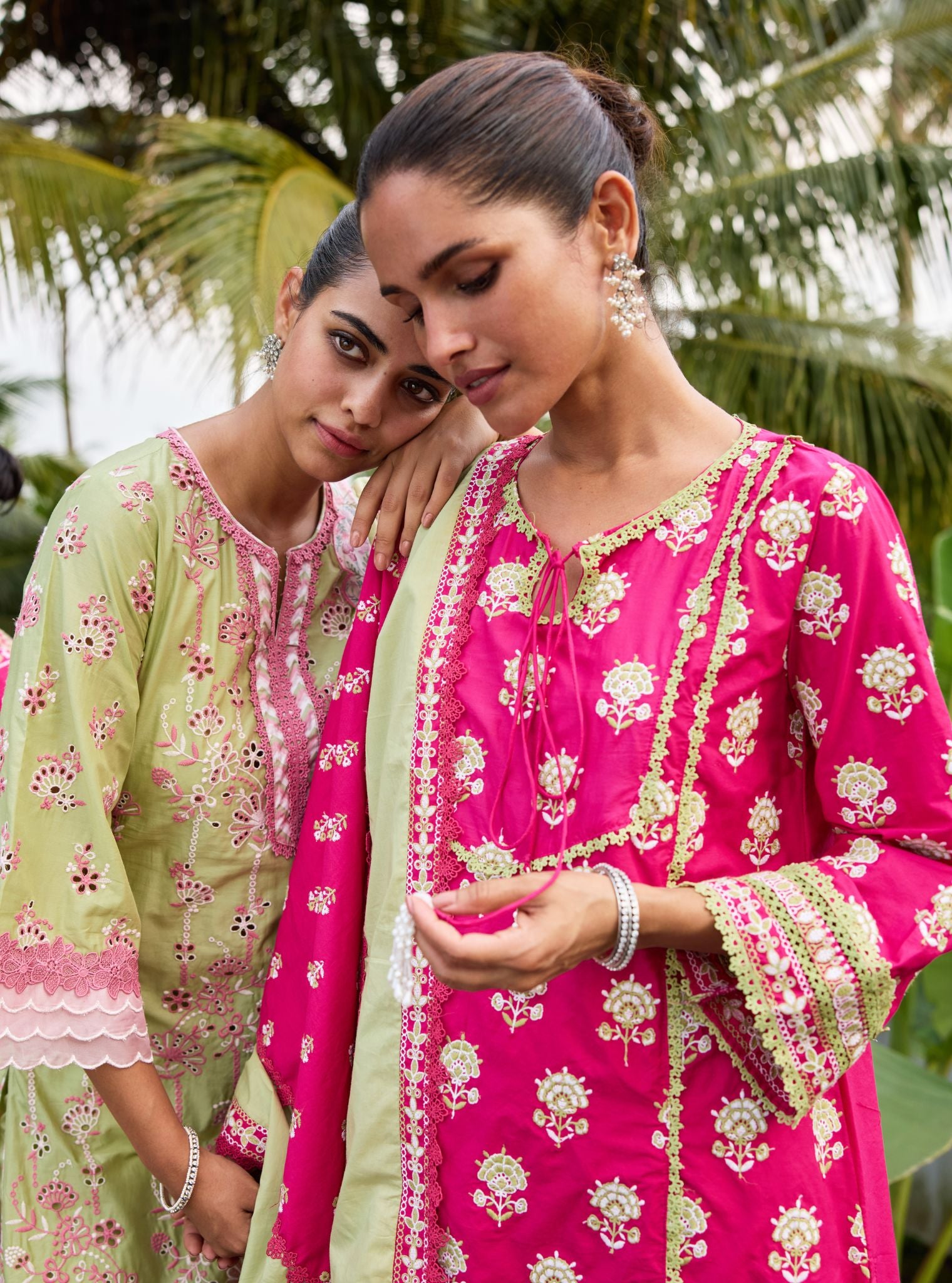 Mulmul Cotton Alagi Fuschia Kurta With Mulmul Cotton Alagi Green Salwar