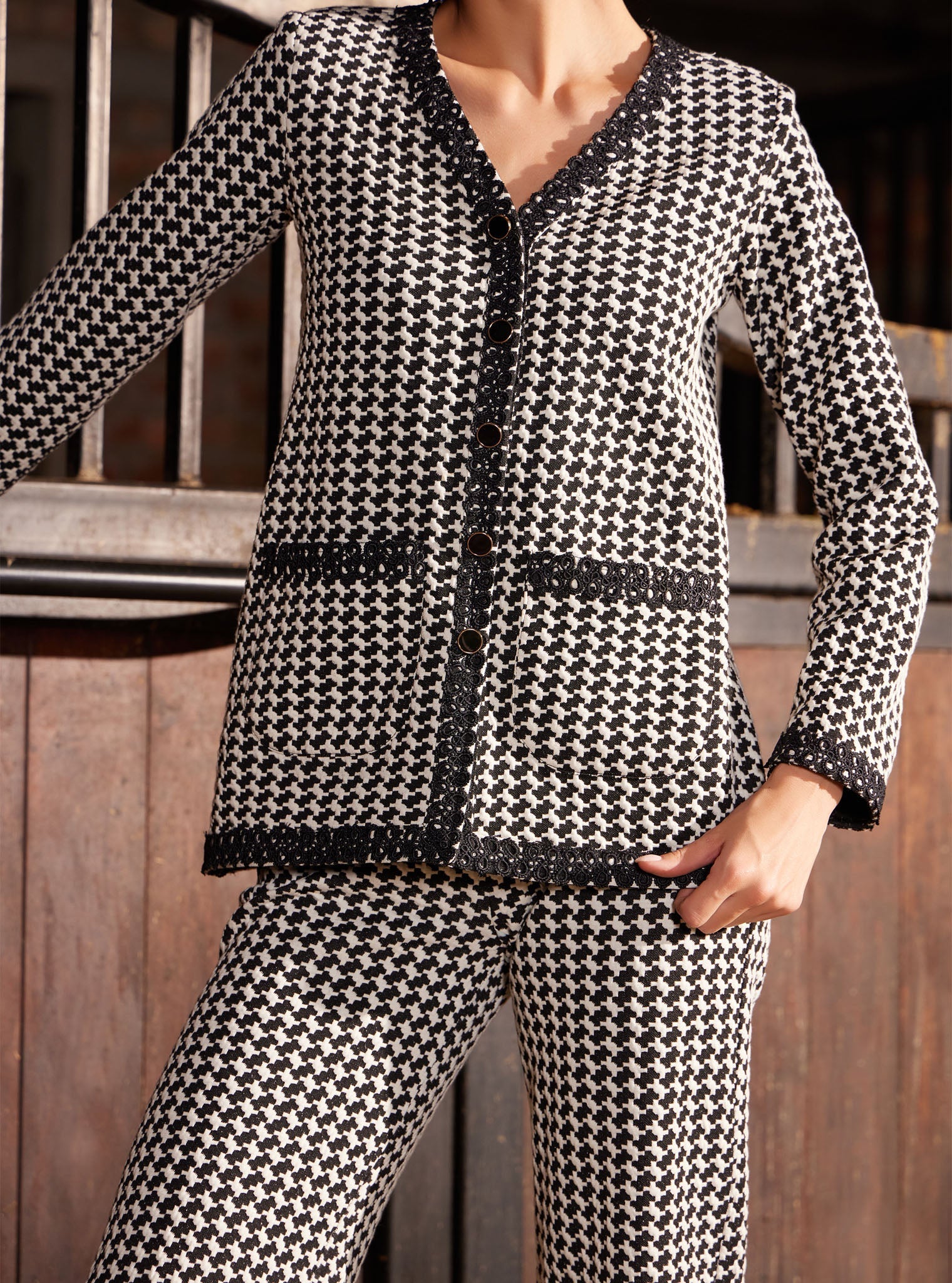 Larisa Houndstooth Black Top