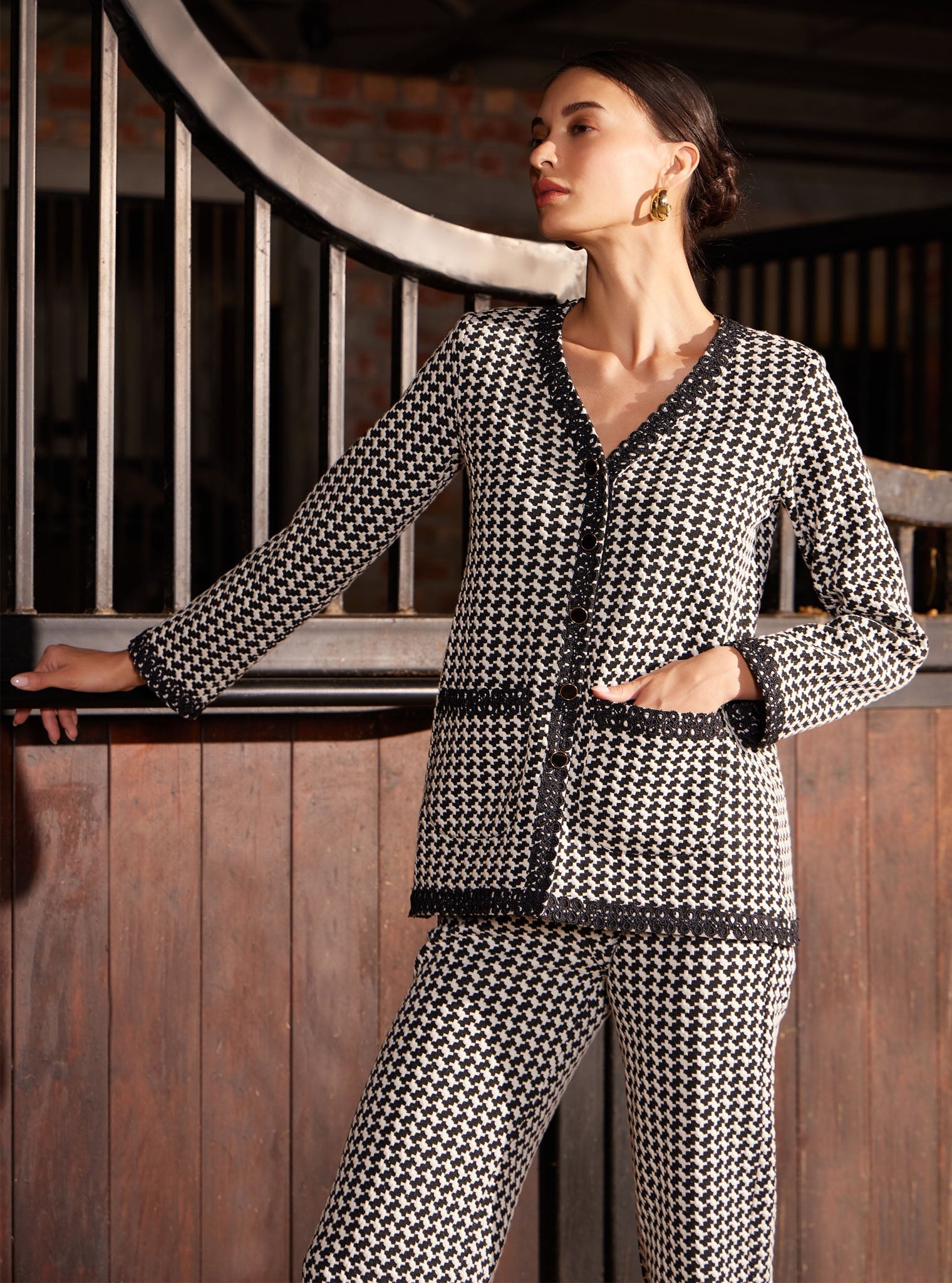 Larisa Houndstooth Black Top