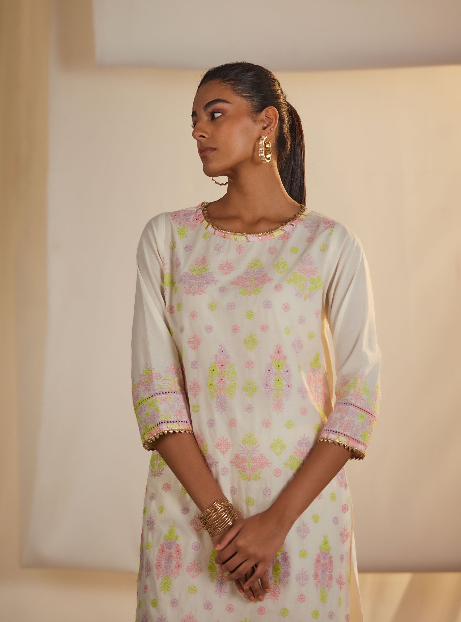 Mulmul Cotton Zahava Off White/Lilac Kurta With Zahava Off White/Lilac Pant