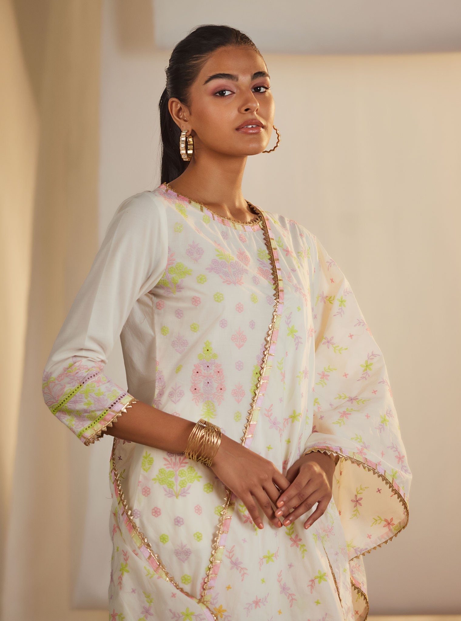 Mulmul Cotton Zahava Off White/Lilac Kurta With Zahava Off White/Lilac Pant