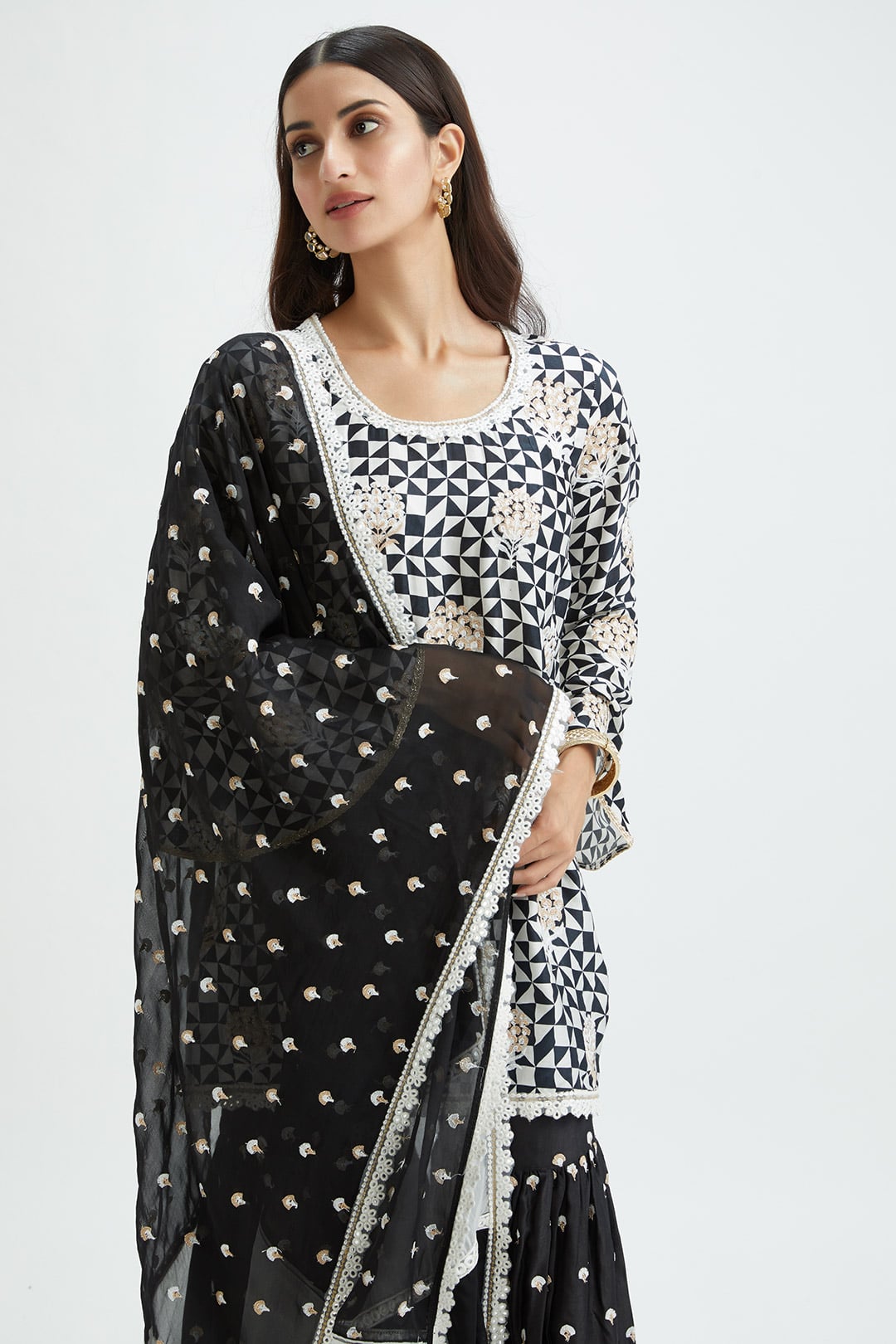 Elm Dupatta BLACK