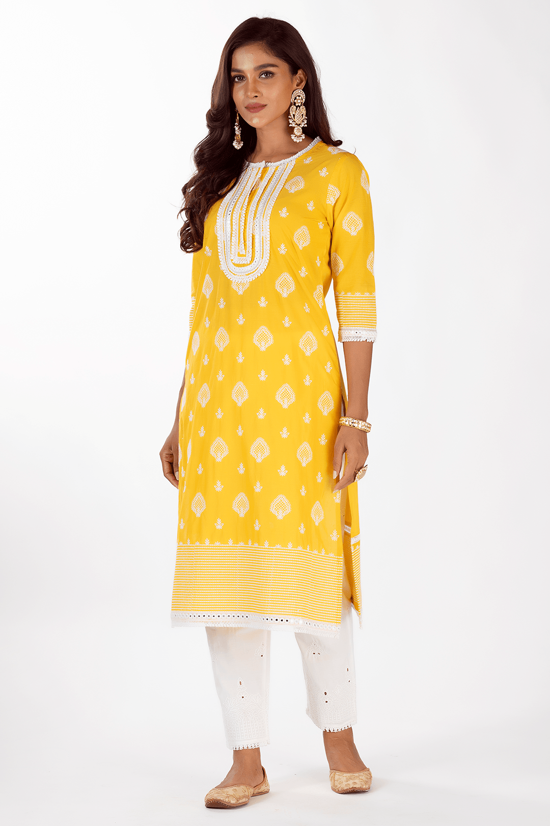 Mulmul Cotton Gene Mango Kurta With Emb Eyelet Pant White