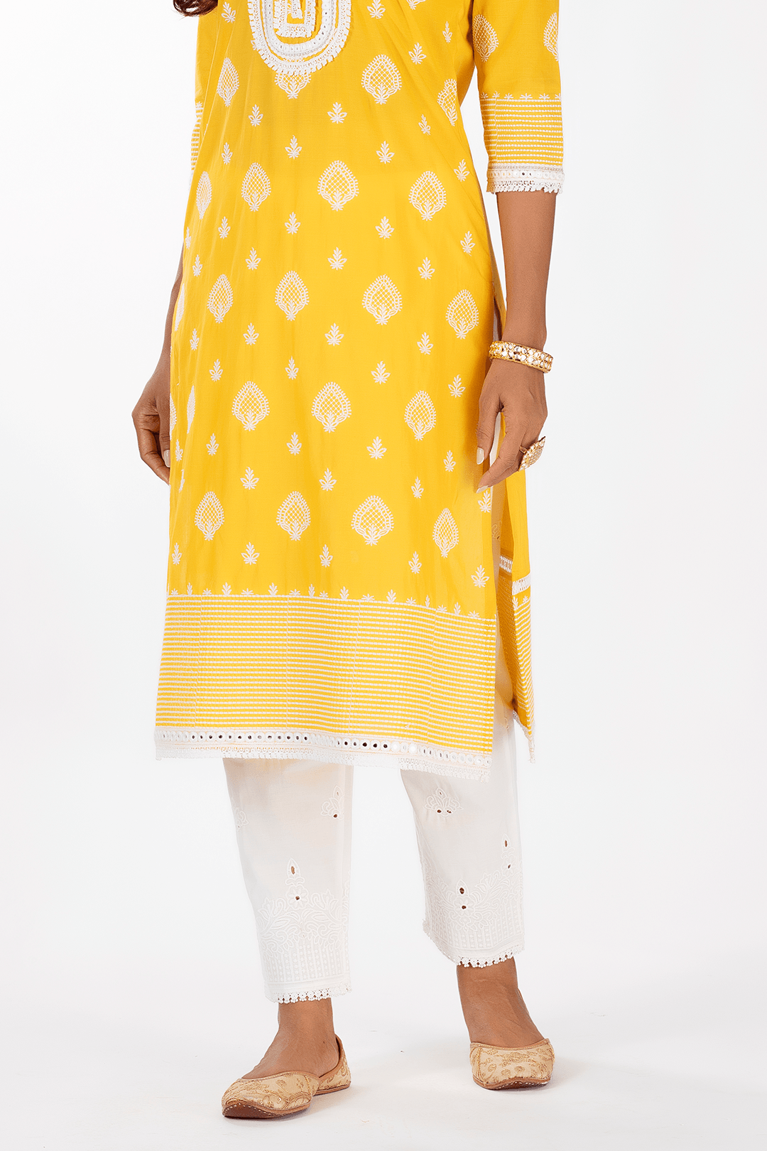 Mulmul Cotton Gene Mango Kurta With Emb Eyelet Pant White