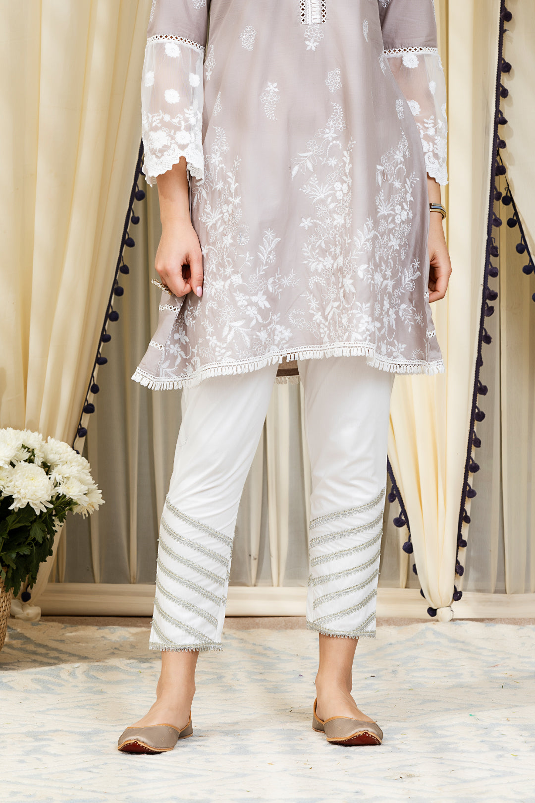 Mulmul Cotton Gemma Kurta With Diagonal Gota Pyajama