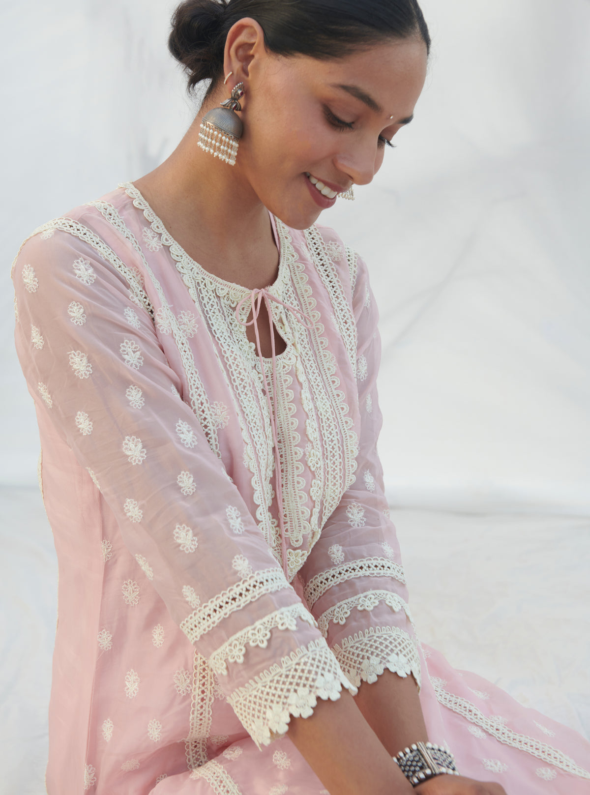 Mulmul Amnayaa Pink dupatta