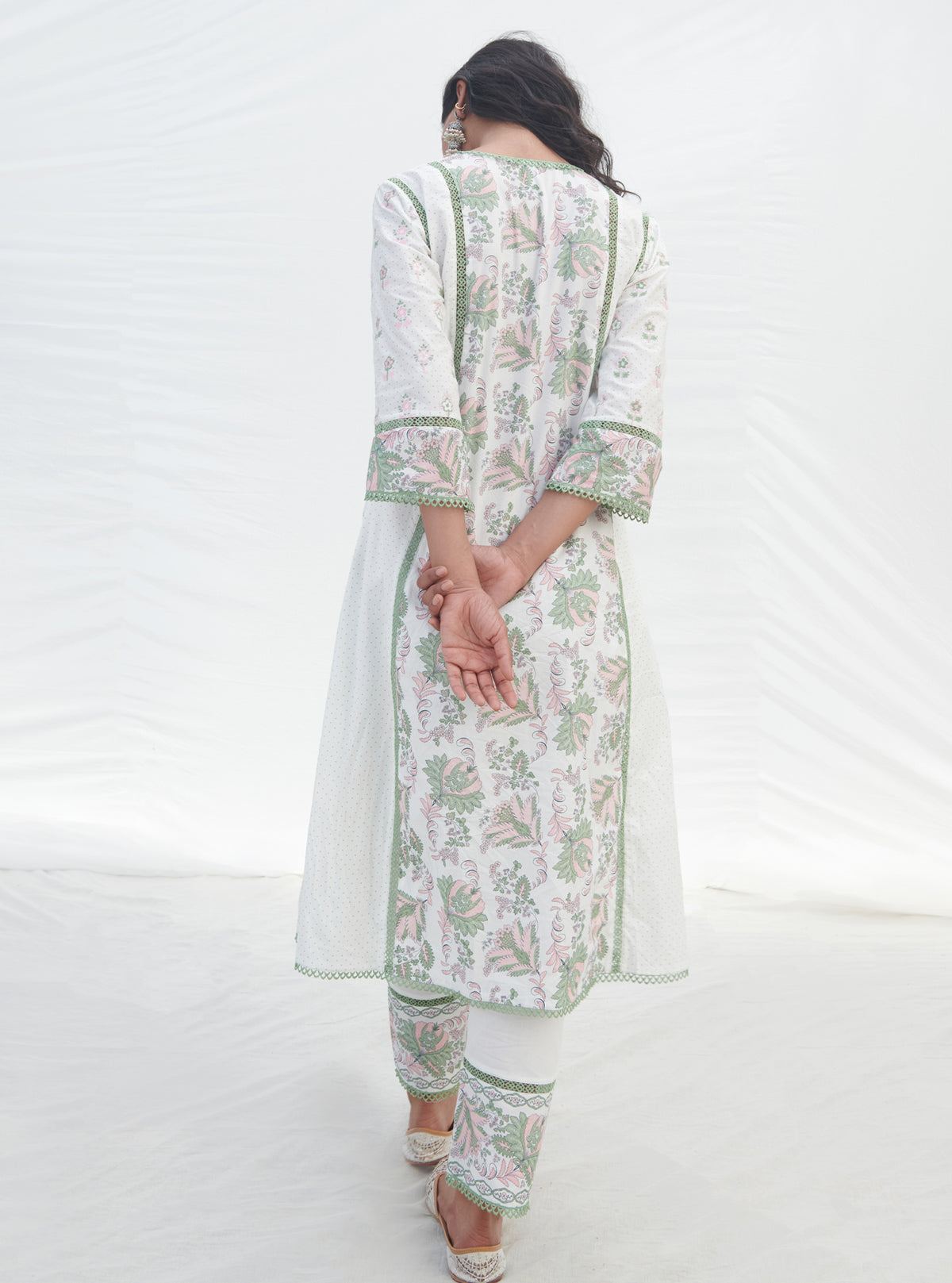 Mulmul Cotton Kali Kurta- White main image 0