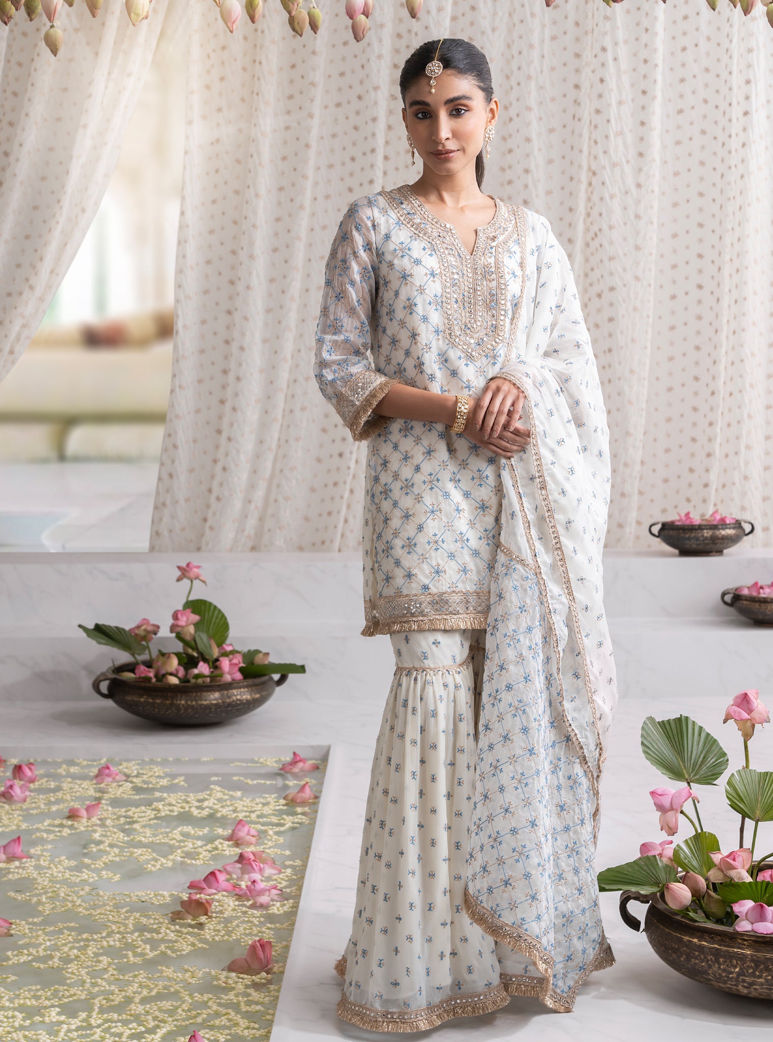 Mulmul Organza Makhna Off White Kurta With Mulmul Chiffon Makhna Off W