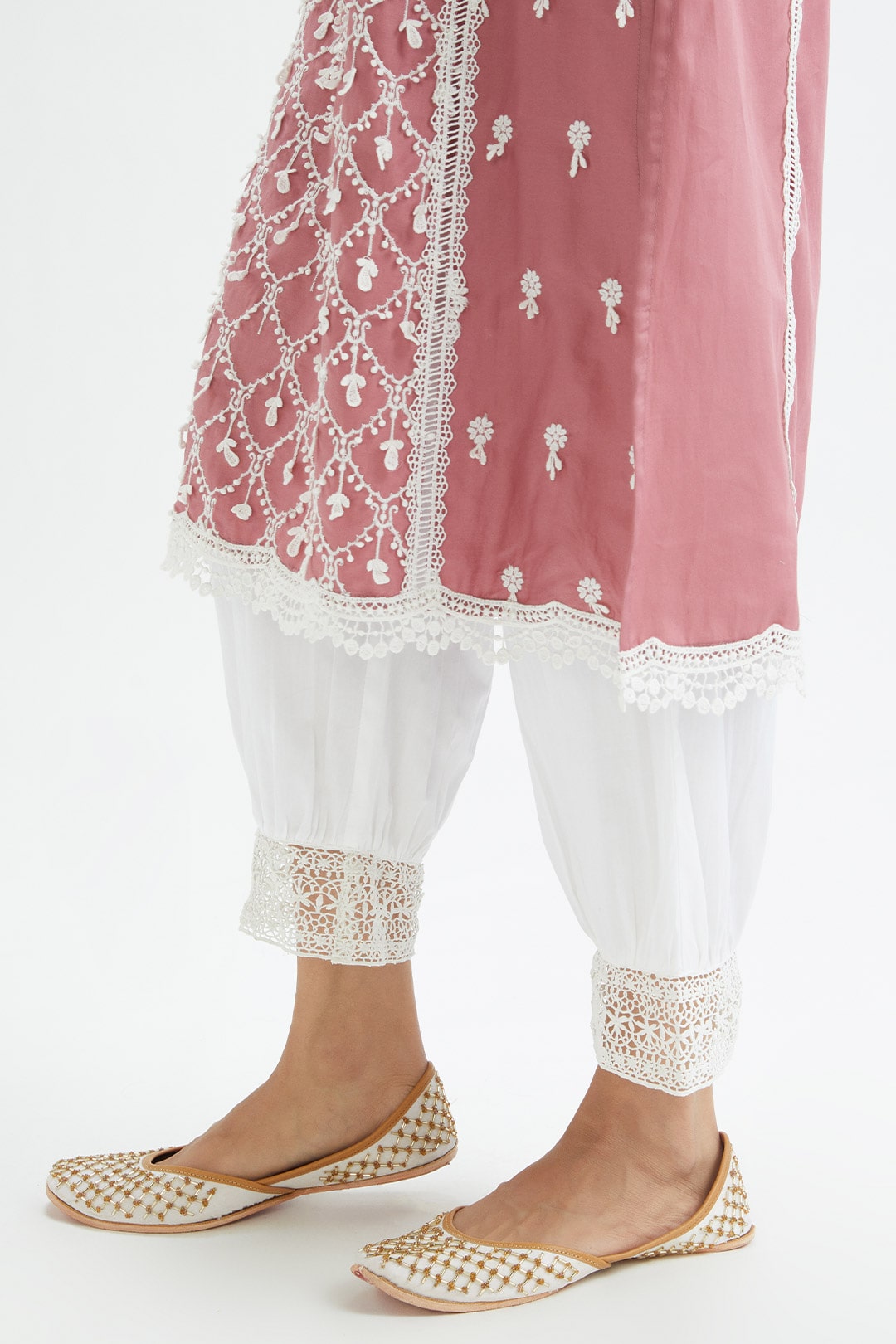 Mulmul Supima Satin Ollie Mauve Kurta With Lax Harem White Pant