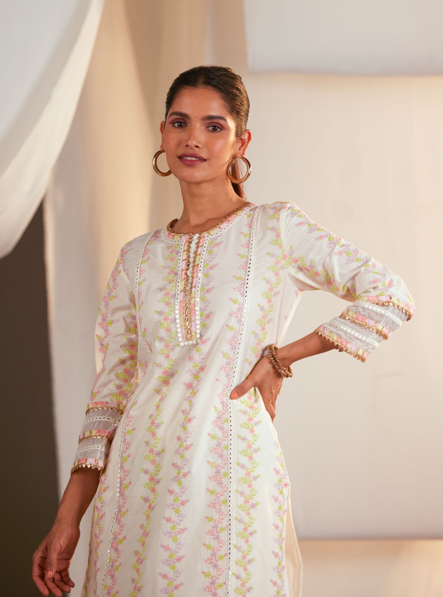 Mulmul Cotton Tiana Off White/Lilac Kurta With Tiana Off White/Lilac Pant