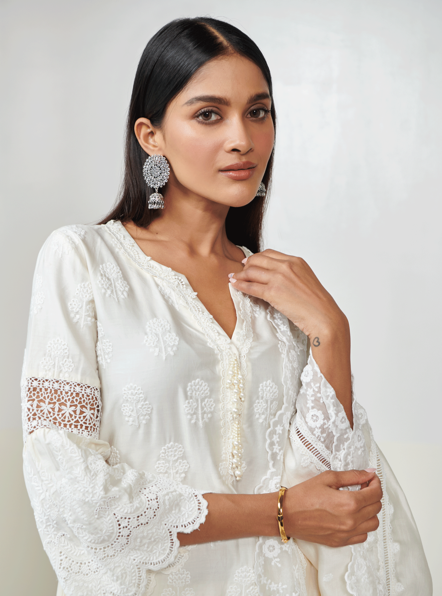 Mulmul Pima Sylvia Off White Kurta With Mulmul Cotton Diagonal Pintuck Off White Pant