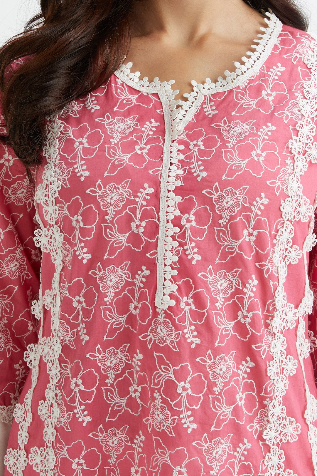 Mulmul Cotton Vireo Pink Kurta With Broad Lace Insert White Pyajama