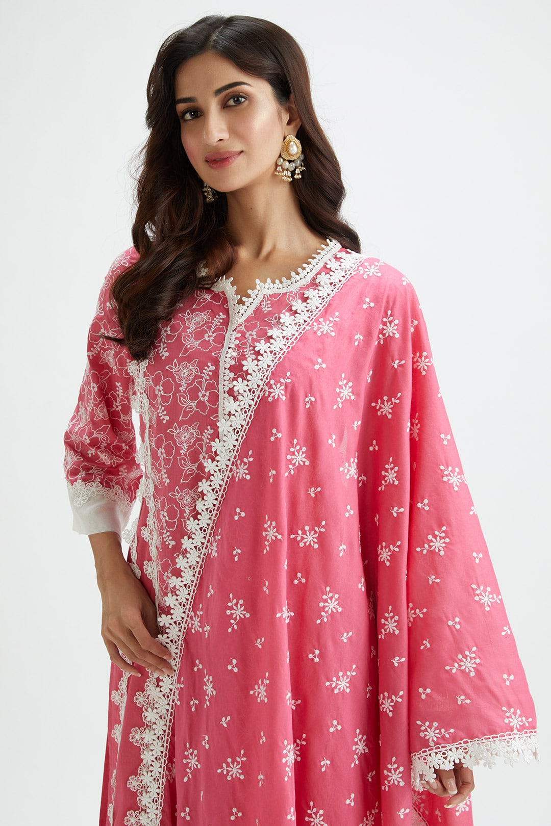 Mulmul Cotton Vireo Pink Kurta With Broad Lace Insert White Pyajama