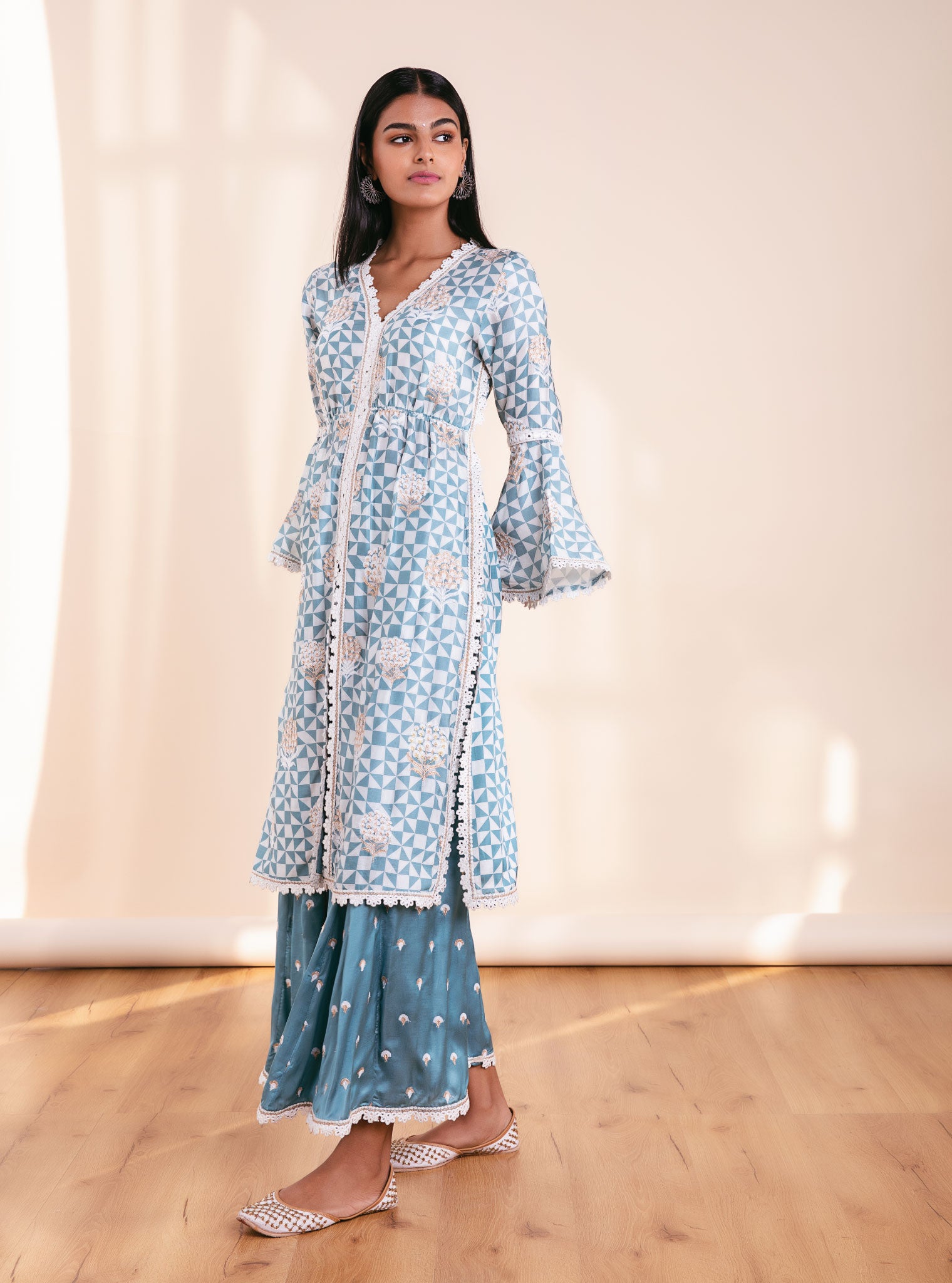 Mulmul Cupro Silk Zaya Teal Kurta With Zaya Teal Bell Bottom Pant