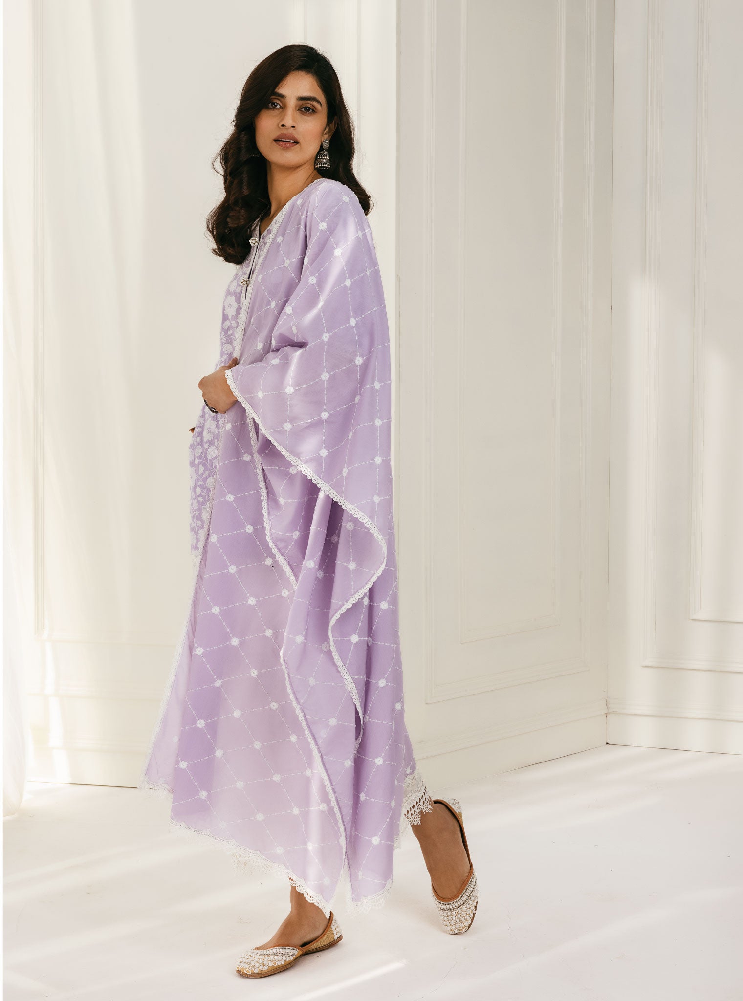 Mulmul Cotton Barog Lilac Kurta With Rattan Lace White Palazzo