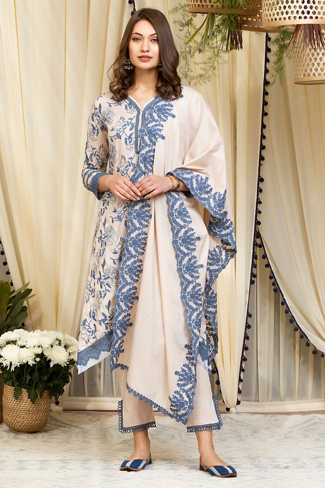 Mulmul Supima Cotton Emb. Border Dupatta