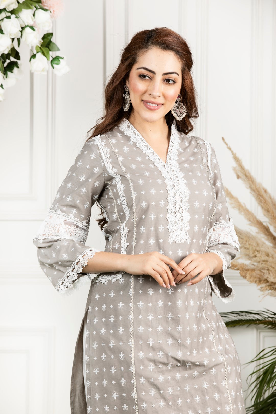 https://cdn.shopify.com/s/files/1/0088/4031/4931/files/Winterberry_Kurta-_Grey.mov?2840