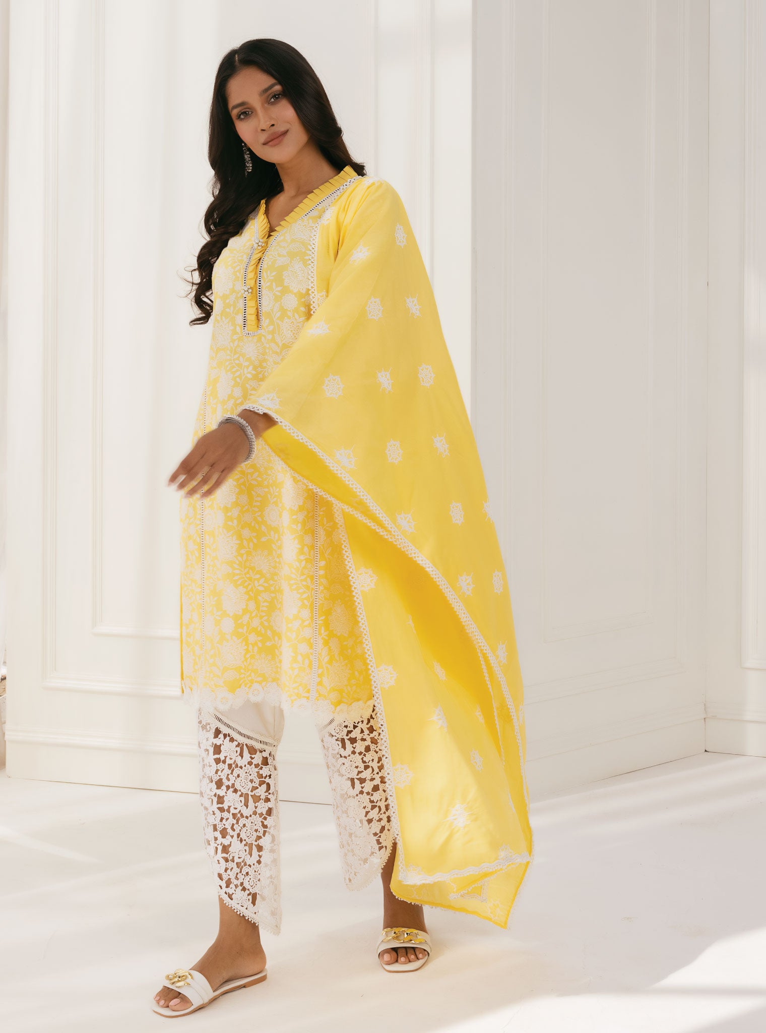 Mulmul Cotton Syari Yellow Kurta With Tulip Lace White Pant