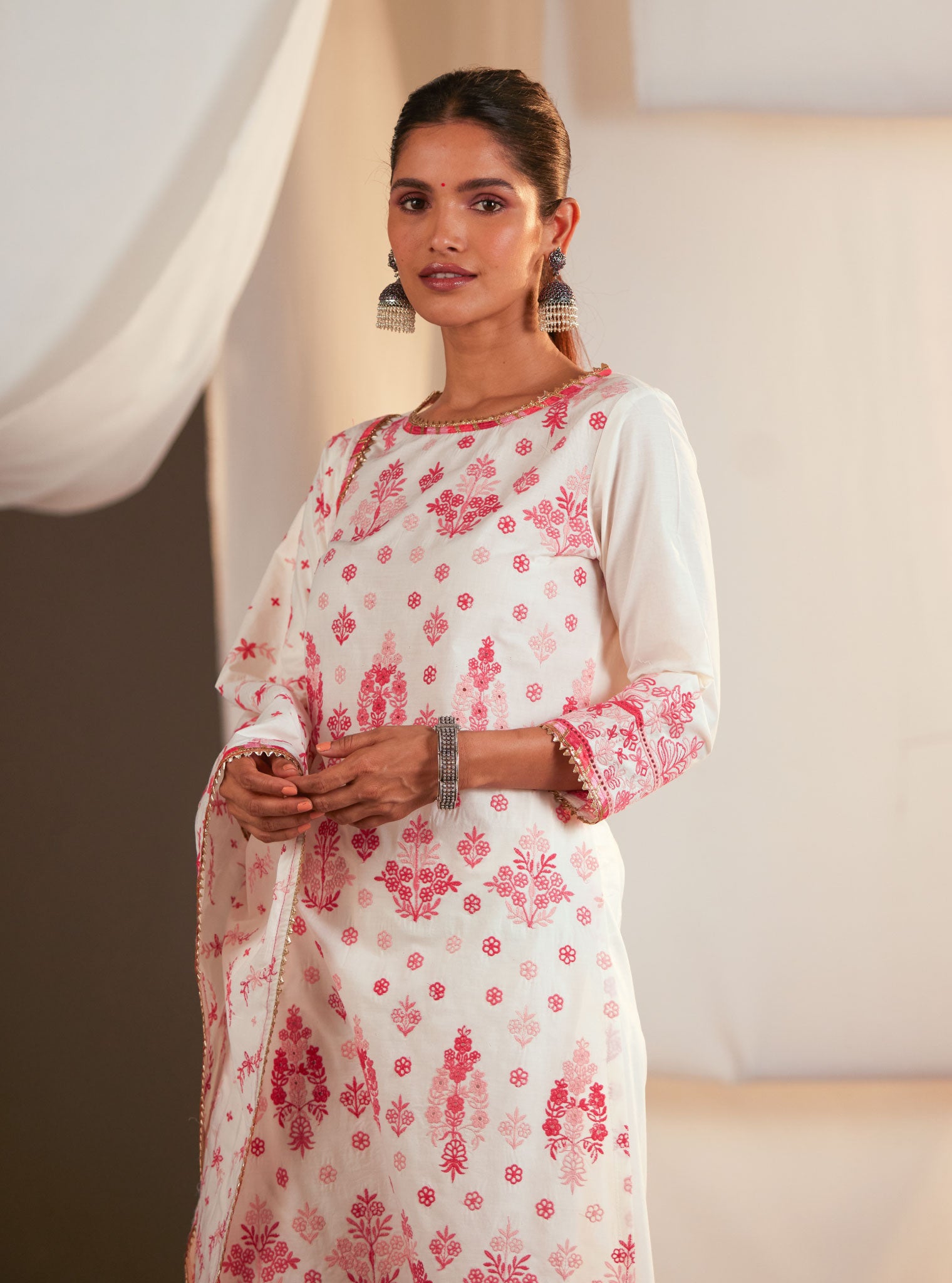 Mulmul Cotton Zahava Off White/Pink Kurta With Zahava Off White/Pink Pant