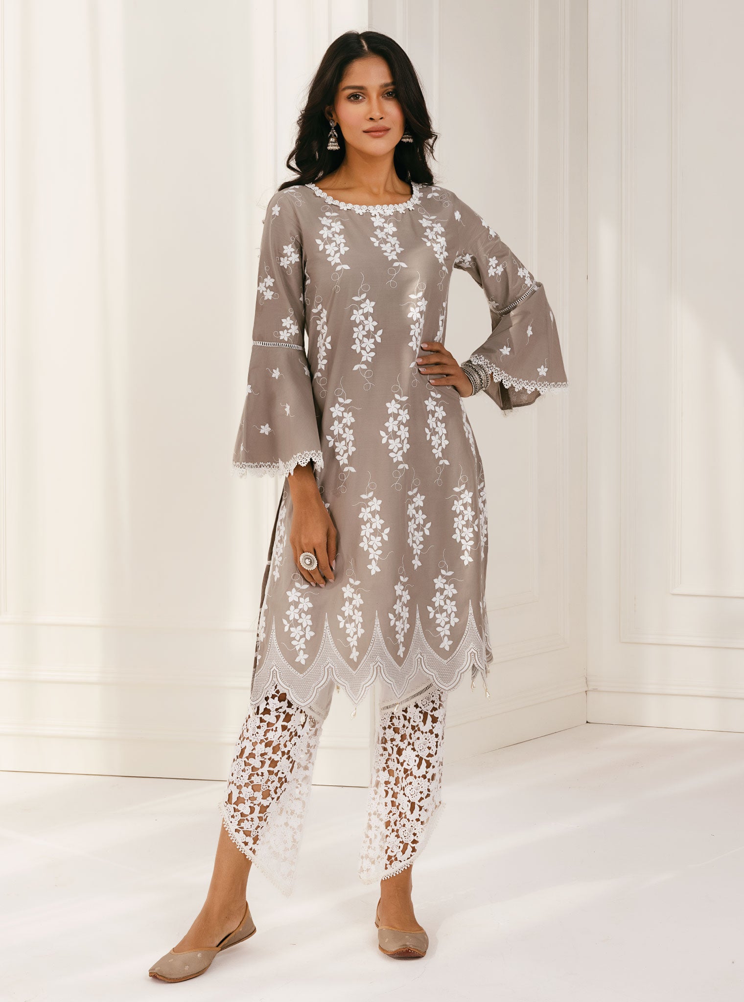 Mulmul Cotton Zuluk Grey Kurta With Tulip Lace White Pant