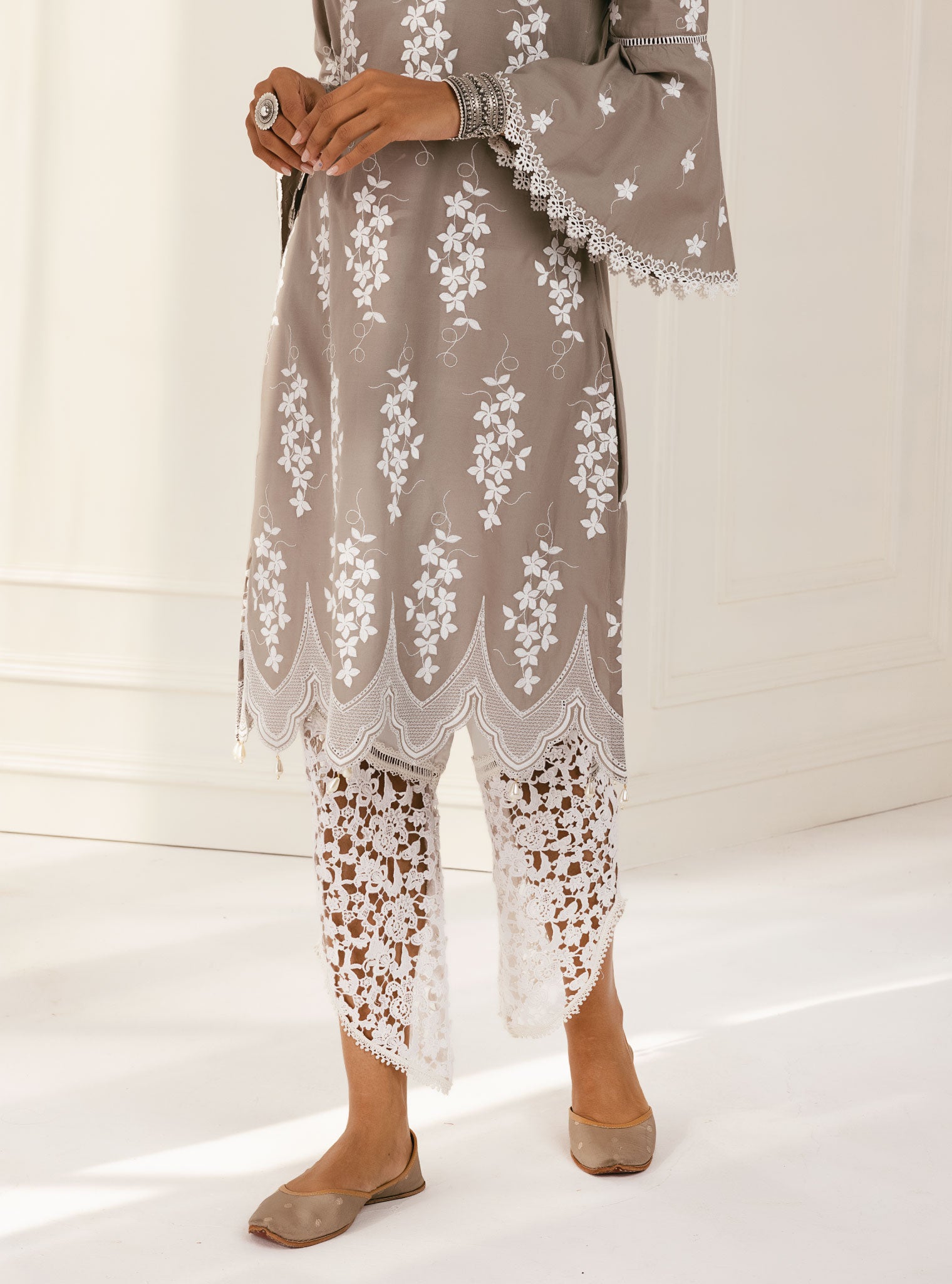 Mulmul Cotton Zuluk Grey Kurta With Tulip Lace White Pant